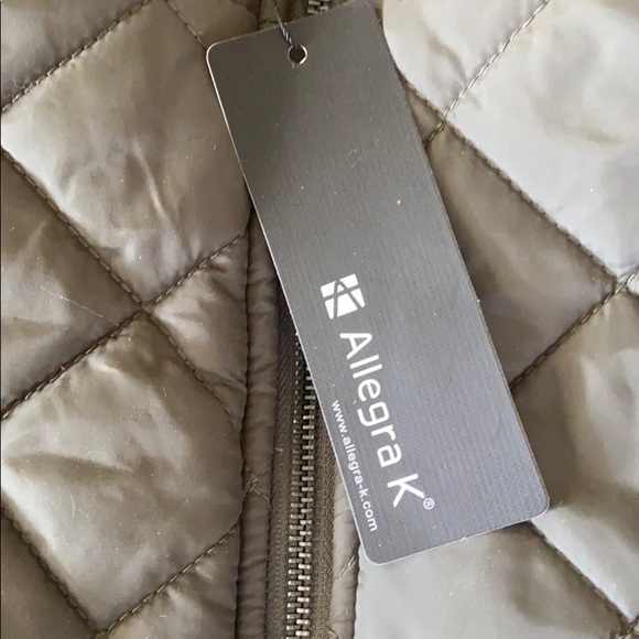 Vest - Picture 2 of 7